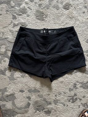 [Mountain Hardwear] NWOT Black Athletic Shorts